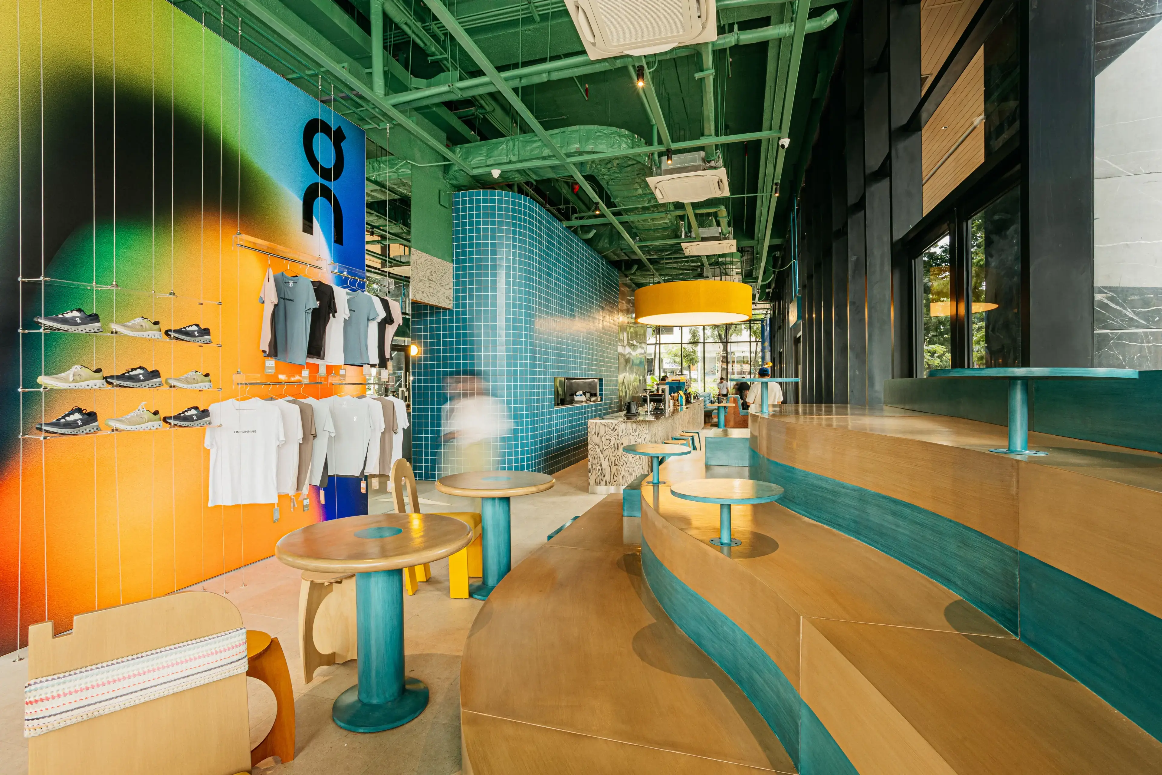 Restaurant benefiting from QRWise and SaleSnap together